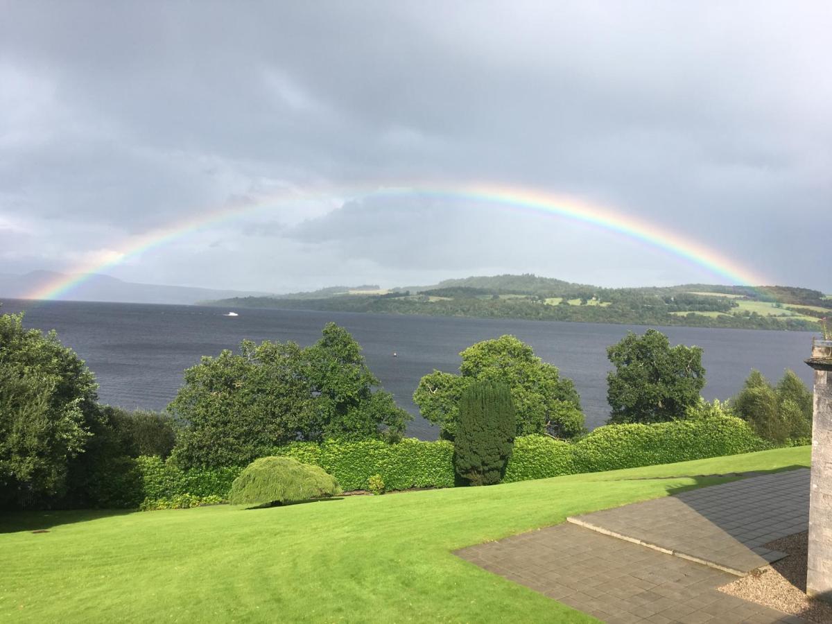 バロックLoch View At Lomond Castleアパートメント エクステリア 写真